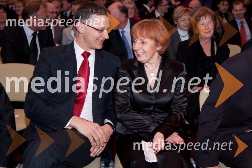 Igor Lukšič, minister za šolstvo in šport in Tatjana Fink, direktorica podjetja Trimo Trebnje d.d.Združenje Manager, januarsko srečanje in podelitev priznanja za življenjsko delo na področju managementa