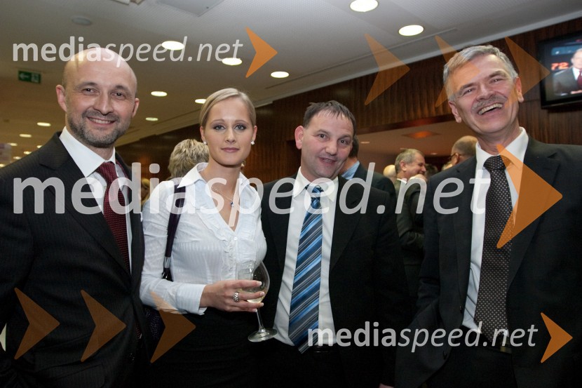 Borut Vujičič , SKB, Daniela Bervar, vodja Cotrugli Business School Slovenija, Aleš Kumperščak, direktor prodaje Steklarna Rogaška in Drago Simčič, PotezaZdruženje Manager, januarsko srečanje in podelitev priznanja za življenjsko delo na področju managementa