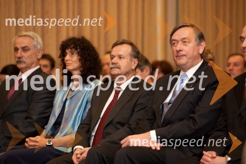 Mag. Franc Hočevar, svetovalec predsednika za zdravstveno in socialno varstvo ter humanitarna vprašanja, predsednik ZPM (Zveze prijateljev mladine) Slovenije, Helena BUrger, predstojnica URI Soča, dr. Radovan Stanislav Pejovnik, rektor univerze v Ljubljani in dr. Danilo Türk, predsednik Republike SlovenijeSlavnostni dogodek URI Soča