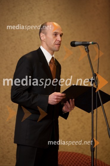 mag. Robert Cugelj, direktor Inštituta RS za rehabilitacijoSlavnostni dogodek URI Soča