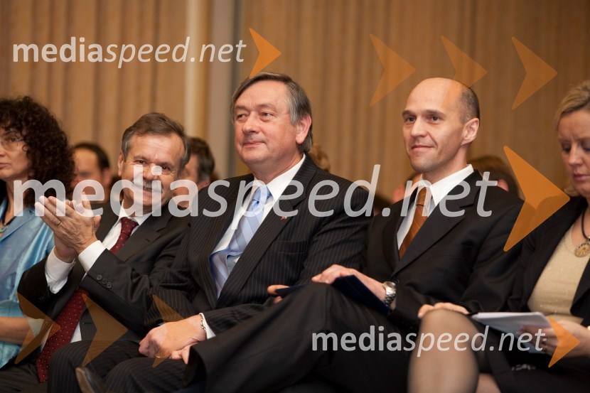 Dr. Radovan Stanislav Pejovnik, rektor univerze v Ljubljani, dr. Danilo Türk, predsednik Republike Slovenije in mag. Robert Cugelj, direktor Inštituta RS za rehabilitacijoSlavnostni dogodek URI Soča