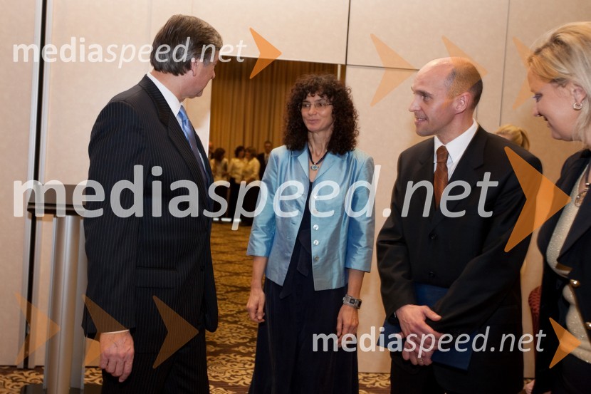 dr. Danilo Türk, predsednik Republike Slovenije, Helena Burger, predstojnica URI Soča in mag. Robert Cugelj, direktor Inštituta RS za rehabilitacijoSlavnostni dogodek URI Soča