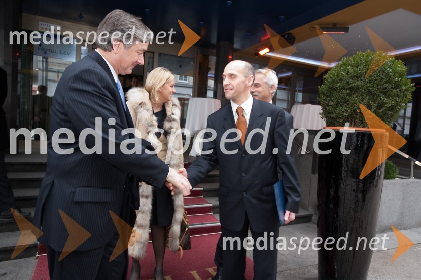 dr. Danilo Türk, predsednik Republike Slovenije in mag. Robert Cugelj, direktor Inštituta RS za rehabilitacijoSlavnostni dogodek URI Soča