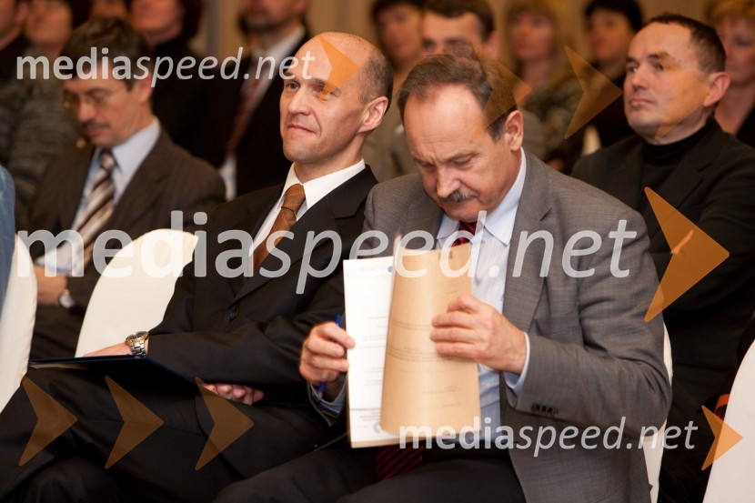 	mag. Robert Cugelj, direktor Inštituta RS za rehabilitacijo in Janez Remškar, generalni direktor Direktorata za zdravstveno varstvo na ministrstvu za zdravjeSlavnostni dogodek URI Soča