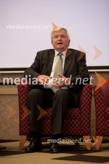 Črt Marinček, predstojnik katedre za fizikalno in rehabilitacijsko medicinoSlavnostni dogodek URI Soča