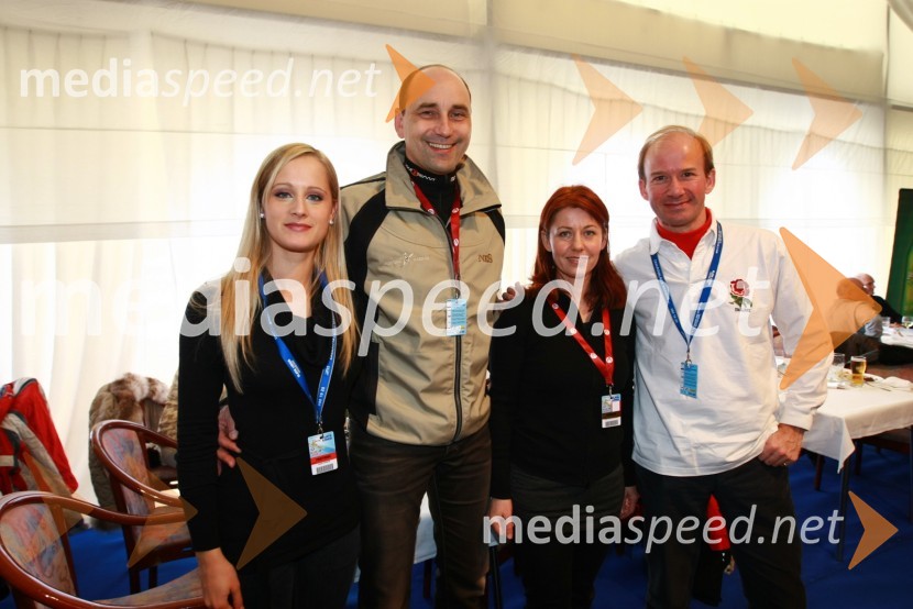 Daniela Bervar, vodja Cotrugli Business School Slovenija, Matjaž Kovačič, predsednik uprave Nove KBM in njegova soproga Viktorija ter Andrew Page, veleposlanik Velike Britanije46. Zlata lisica, druženje na Snežnem stadionu in VIP šotoru