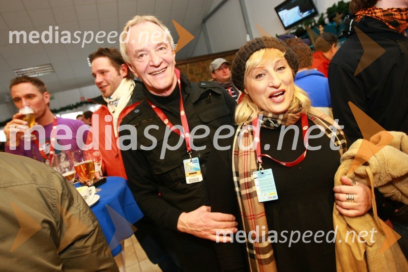 Jure Cekuta, slikar in Ana Žvorc, stilistka in koreografinja46. Zlata lisica, druženje na Snežnem stadionu in VIP šotoru