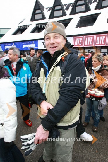 Stane Kocutar, urednik oddaj na Radiu Maribor46. Zlata lisica, druženje na Snežnem stadionu in VIP šotoru