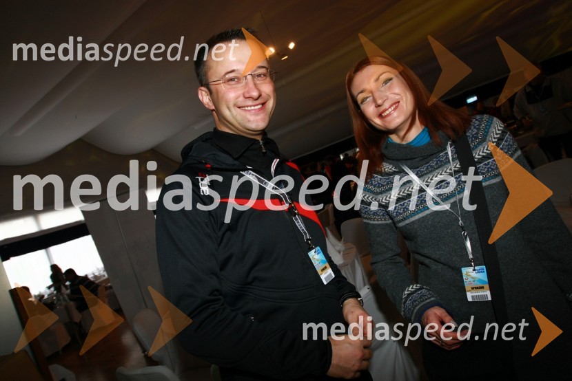 Darko Horvat, direktor programa Audi pri Porsche Slovenija d.o.o. in  Ana Sešek Kuntu, namestnica direktorice sektorja za trženje Pošta Slovenije46. Zlata lisica, druženje na Snežnem stadionu in VIP šotoru
