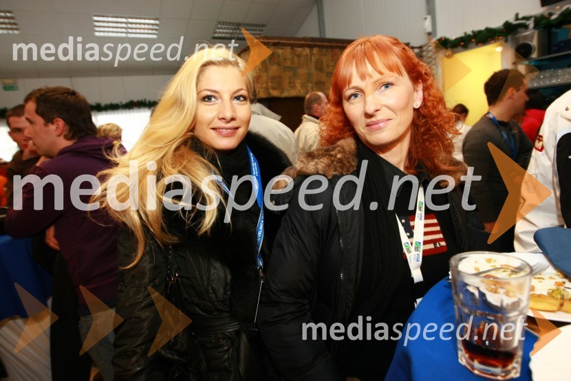 Lucija Gubenšek, TV voditeljica in manekenka ter Mihaela Kolarič, lastnica agencije Michela46. Zlata lisica, druženje na Snežnem stadionu in VIP šotoru