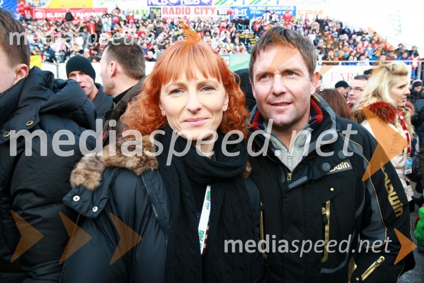 Mihaela Kolarič, lastnica agencije Michela z možem46. Zlata lisica, druženje na Snežnem stadionu in VIP šotoru