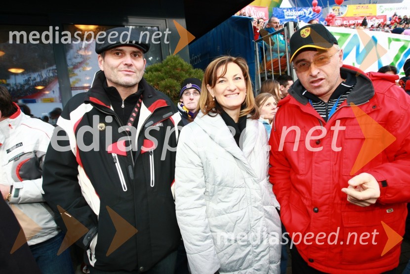 Marko Planinšec, član uprave Zavarovalnice Maribor, Manja Skernišak, članica uprave NKBM in Andrej Hajdinjak, direktor Porsche Maribor46. Zlata lisica, druženje na Snežnem stadionu in VIP šotoru