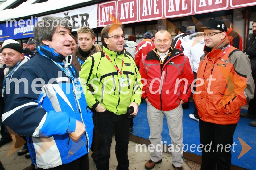 Tone Anderlič, poslanec, Milan Petek, mestni svetnik MOM, Franc Kangler, župan Maribora in Radovan Žerjav, predsednik SLS46. Zlata lisica, druženje na Snežnem stadionu in VIP šotoru