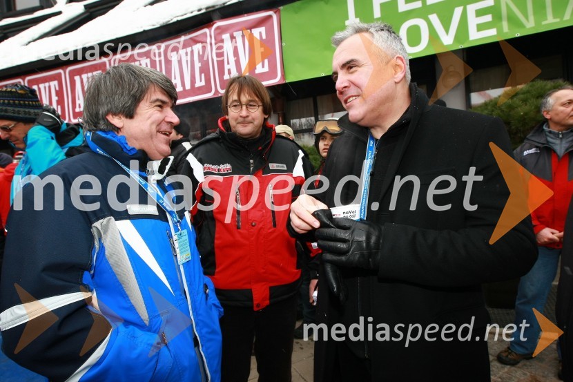 Tone Anderlič, poslanec, Smiljan Kreže, vodja prireditev v okviru Zlate lisice in Zoran Predin, pevec46. Zlata lisica, druženje na Snežnem stadionu in VIP šotoru