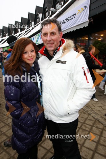 Nataša Leimsner, manekenka in Trivo Krempl, direktor prodaje AJM d.o.o.46. Zlata lisica, druženje na Snežnem stadionu in VIP šotoru