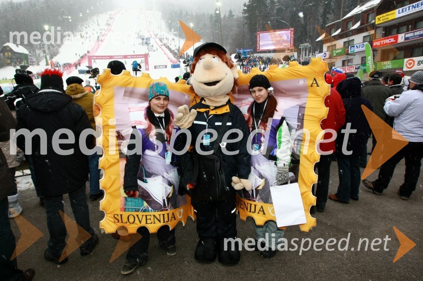 Poštar Pavli, maskota Pošte Slovenije46. Zlata lisica, druženje na Snežnem stadionu in VIP šotoru