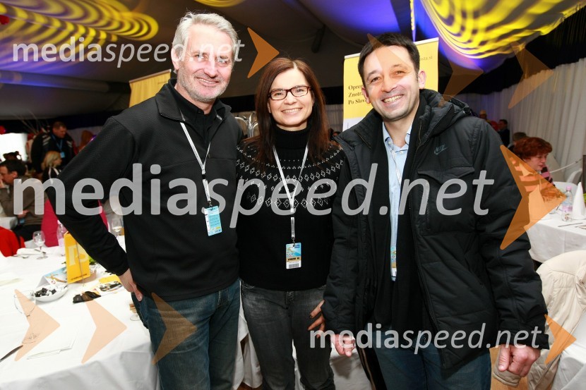 ..., Simona Zavratnik, pristojna za področja opravljanja storitev, IT-ja in rizičnega managementa pri Žurnalu in Vinko Filipič, član poslovodstva Pošta Slovenije46. Zlata lisica, druženje na Snežnem stadionu in VIP šotoru