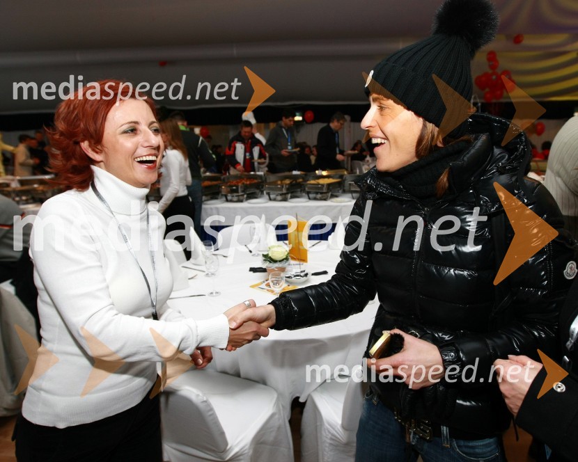 Sabina Podkrižnik, direktorica sektorja za trženje Pošta Slovenije in Metka Šujica46. Zlata lisica, druženje na Snežnem stadionu in VIP šotoru