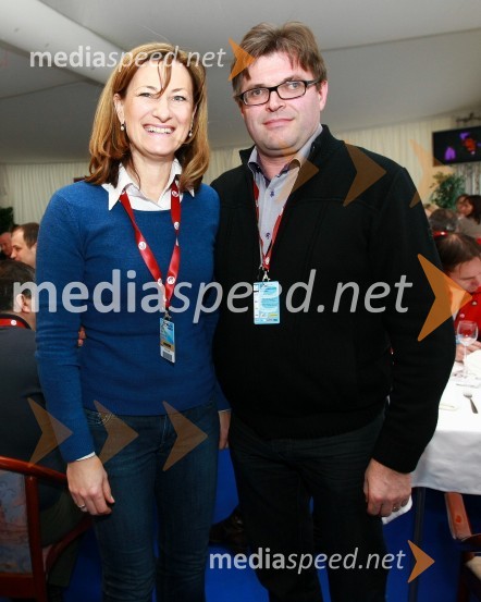 Manja Skernišak, članica uprave Nove KBM in Dari Južna, lastnik podjetja Lisca d.d.46. Zlata lisica, druženje na Snežnem stadionu in VIP šotoru