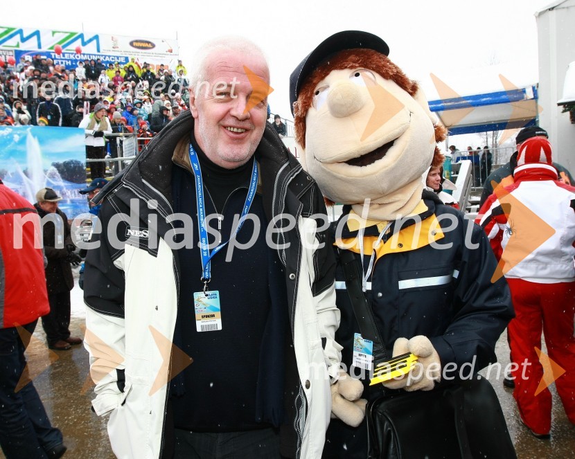 Marjan Pinter, direktor Konstruktor vgr. d.o.o. in Poštar Pavli, maskota Pošte Slovenije46. Zlata lisica, druženje na Snežnem stadionu in VIP šotoru