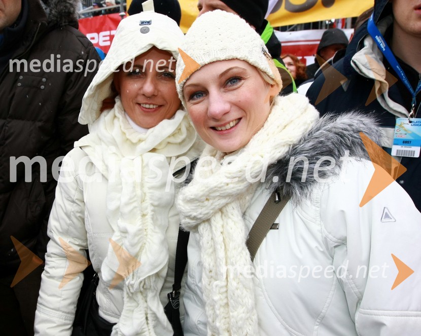 Sabina Podkrižnik, direktorica sektorja za trženje Pošta Slovenije in Sabina Žampa, podjetnica46. Zlata lisica, druženje na Snežnem stadionu in VIP šotoru