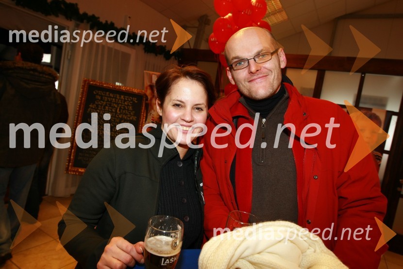 Nina Zidar Klemenčič, odvetnica in njen mož mag. Goran Klemenčič, državni sekretar na ministrstvu za notranje zadeve46. Zlata lisica, druženje na Snežnem stadionu in VIP šotoru