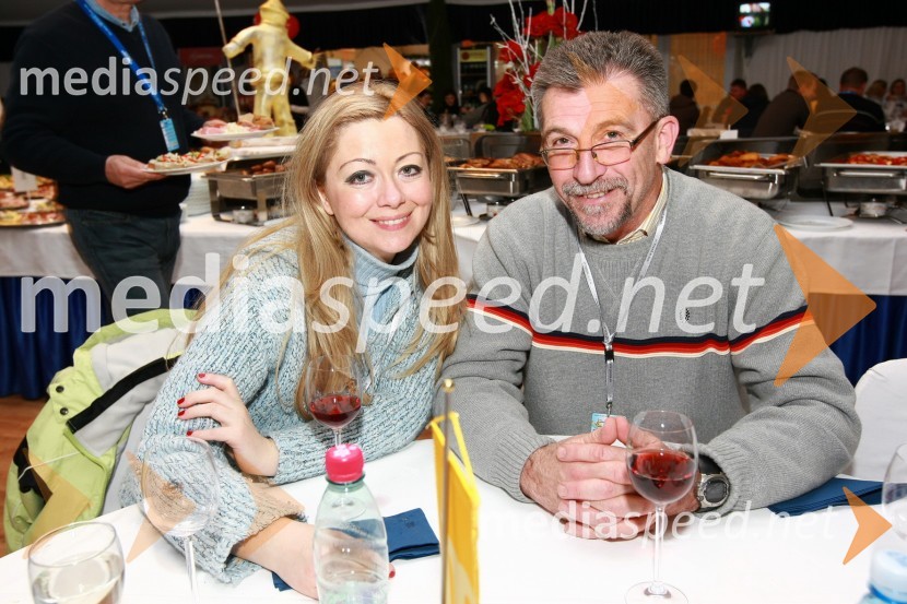 Mag. Nataša Horvat, namestnica direktorja PE Pošte Slovenije Murska Sobota in dr. Bojan Korošec, direktor Splošne bolnišnice Murska Sobota46. Zlata lisica, druženje na Snežnem stadionu in VIP šotoru