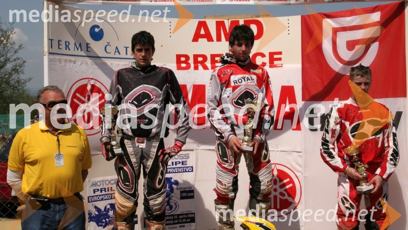 Janez Sitar, predsednik komisije za motokros pri AMZS, Marco Madii, Pierfilippo Berztuzzo (oba Italija) in Kristjan Rätsep (Estonija)MOTOKROS, EP junior do 125 ccm, Brežice