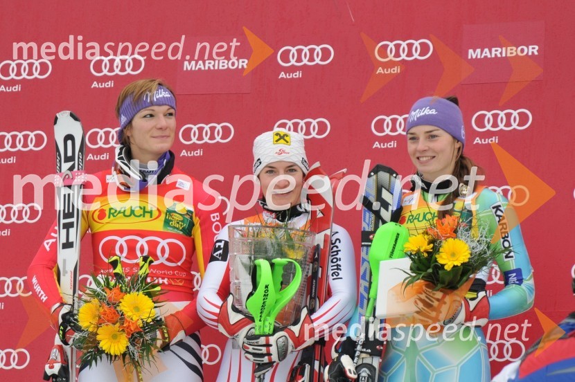 Maria Riesch, smučarka (Nemčija), tretjeuvrščena na slalomu za 46. Zlato lisico, Kathrin Zettel, smučarka (Avstrija) in zmagovalka slaloma za 46. Zlato lisico ter Tina Maze, smučarka (Slovenija), drugouvrščena na slalomu za 46. Zlato lisico46. Zlata lisica, slalom