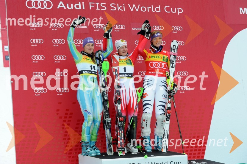 Tina Maze, smučarka (Slovenija), drugouvrščena na slalomu za 46. Zlato lisico, Kathrin Zettel, smučarka (Avstrija) in zmagovalka slaloma za 46. Zlato lisico ter Maria Riesch, smučarka (Nemčija), tretjeuvrščena na slalomu za 46. Zlato lisico46. Zlata lisica, slalom