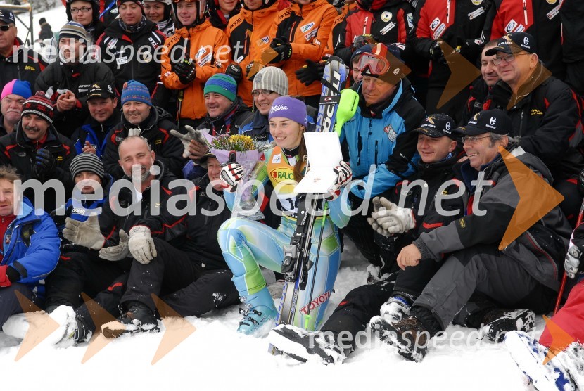 Tina Maze, smučarka (Slovenija), drugouvrščena na slalomu za 46. Zlato lisico (v sredini)46. Zlata lisica, slalom