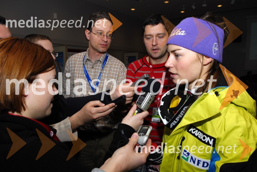 Tina Maze, smučarka (Slovenija), drugouvrščena na slalomu za 46. Zlato lisico in novinarji46. Zlata lisica, slalom