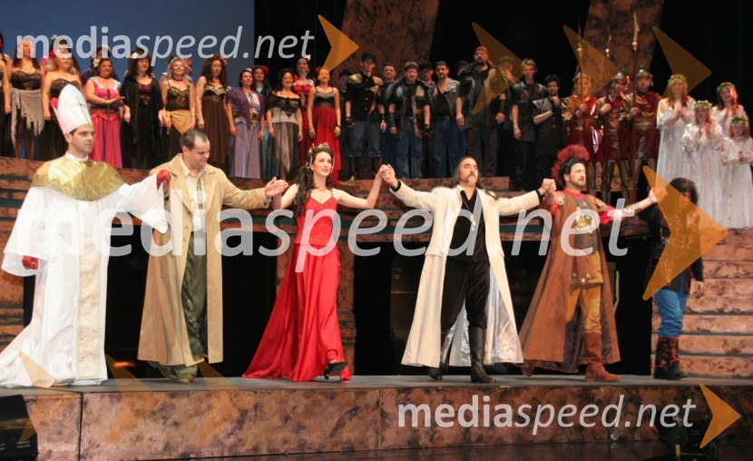 Glavni igralci med poklonomAttila, premiera opere SNG Maribor