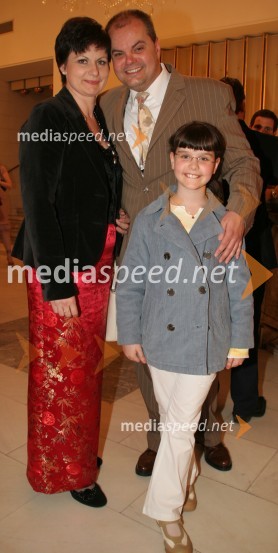 Mathias Schulz, operni pevec s hčerko in ženoAttila, premiera opere SNG Maribor