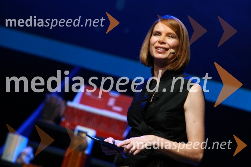 	Eva Longyka Marušič, povezovalka večera13. Veliki dobrodelni ples Lions kluba Ljubljana ob 20-obletnici lionizma v Sloveniji