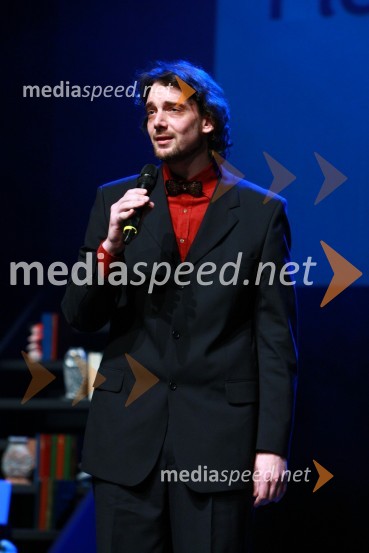 Jure Lajovic, povezovalec programa v neformalnem delu večera13. Veliki dobrodelni ples Lions kluba Ljubljana ob 20-obletnici lionizma v Sloveniji