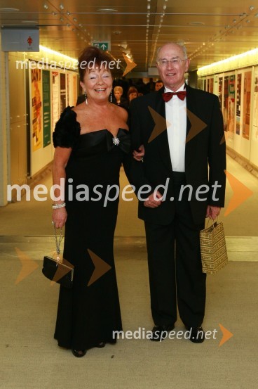 Tone Prosenc in njegova soproga Tjaša Andree Prosenc, odvetnika13. Veliki dobrodelni ples Lions kluba Ljubljana ob 20-obletnici lionizma v Sloveniji