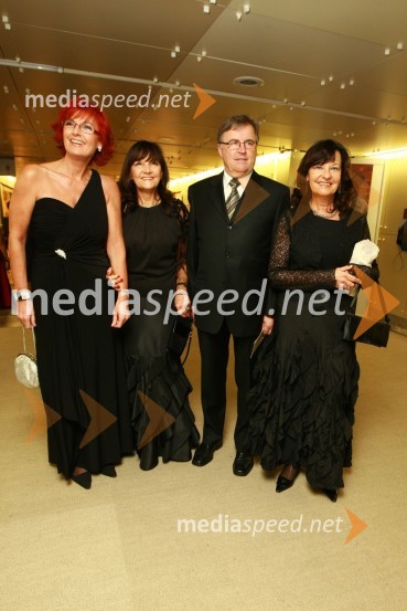 Darinka Pavlič Kamien, predsednica Lions kluba Ljubljana, dr. Metka Zorc, dr. Alojz Pleskovič in soproga dr. Ruda Zorc Pleskovič
13. Veliki dobrodelni ples Lions kluba Ljubljana ob 20-obletnici lionizma v Sloveniji