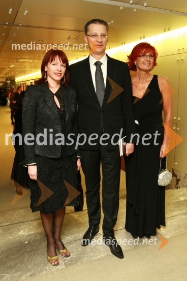 Igor Lukšič, minister za šolstvo in šport ter njegova soproga dr. Marta Macedoni Lukšič, pediatrinja in Darinka Pavlič Kamien, predsednica Lions kluba Ljubljana13. Veliki dobrodelni ples Lions kluba Ljubljana ob 20-obletnici lionizma v Sloveniji