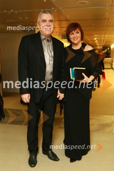 Zoran Predin, pevec in žena Barbara Lapajne Predin13. Veliki dobrodelni ples Lions kluba Ljubljana ob 20-obletnici lionizma v Sloveniji