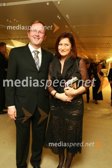 Andrej Malgaj, lastnik in direktor podjetja Avtohiša Malgaj in soproga Blanka Malgaj13. Veliki dobrodelni ples Lions kluba Ljubljana ob 20-obletnici lionizma v Sloveniji