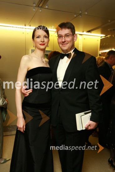 Žiga Debeljak, predsednik uprave družbe Mercator in soproga Metoda13. Veliki dobrodelni ples Lions kluba Ljubljana ob 20-obletnici lionizma v Sloveniji