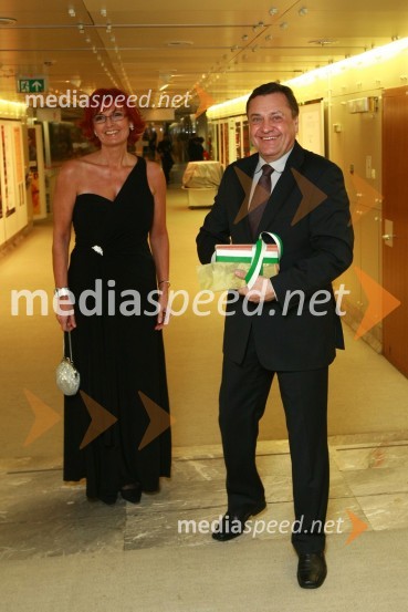 Darinka Pavlič Kamien, predsednica Lions kluba Ljubljana in Zoran Janković, župan Ljubljane13. Veliki dobrodelni ples Lions kluba Ljubljana ob 20-obletnici lionizma v Sloveniji