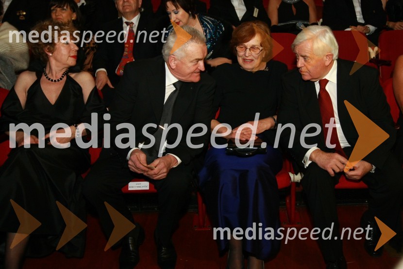 Borut Miklavčič, minister za zdravje in soproga Breda ter Milan Kučan, nekdanji predsednik Republike Slovenije in soproga Štefka 	13. Veliki dobrodelni ples Lions kluba Ljubljana ob 20-obletnici lionizma v Sloveniji