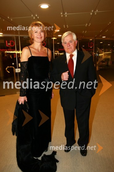 Nevenka Črešnar Pergar, lastnica in direktorica podjetja NP Consulting in Milan Kučan, nekdanji predsednik Republike Slovenije13. Veliki dobrodelni ples Lions kluba Ljubljana ob 20-obletnici lionizma v Sloveniji