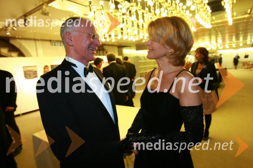 ... in Nevenka Črešnar Pergar, lastnica in direktorica podjetja NP Consulting13. Veliki dobrodelni ples Lions kluba Ljubljana ob 20-obletnici lionizma v Sloveniji