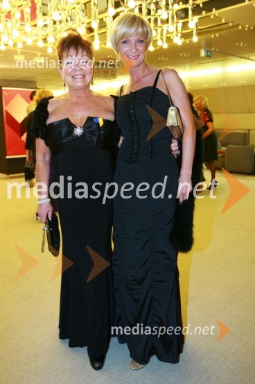 Tjaša Andree Prosenc, odvetnica in Sonja Poljanšek - Škrabec, lastnica Welness centra Sunny13. Veliki dobrodelni ples Lions kluba Ljubljana ob 20-obletnici lionizma v Sloveniji