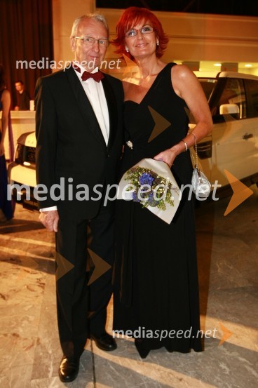 Peter Kamien in žena Darinka Pavlič Kamien, predsednica Lions kluba Ljubljana13. Veliki dobrodelni ples Lions kluba Ljubljana ob 20-obletnici lionizma v Sloveniji