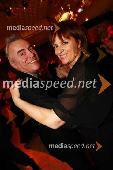 Zoran Predin, pevec in žena Barbara Lapajne Predin13. Veliki dobrodelni ples Lions kluba Ljubljana ob 20-obletnici lionizma v Sloveniji