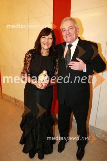 Dr. Metka Zorc, kardiologinja in Borut Miklavčič, minister za zdravstvo in Pra Lion13. Veliki dobrodelni ples Lions kluba Ljubljana ob 20-obletnici lionizma v Sloveniji